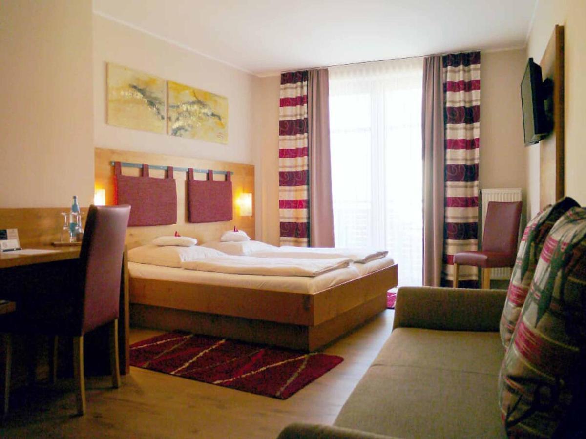 Da'Sporrer Hotel & Wirtshaus Нойнбург-форм-Вальд Екстер'єр фото