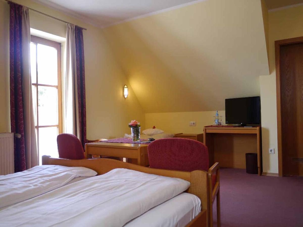Da'Sporrer Hotel & Wirtshaus Нойнбург-форм-Вальд Екстер'єр фото