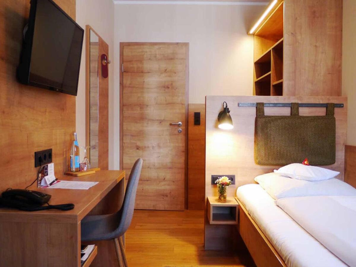 Da'Sporrer Hotel & Wirtshaus Нойнбург-форм-Вальд Екстер'єр фото
