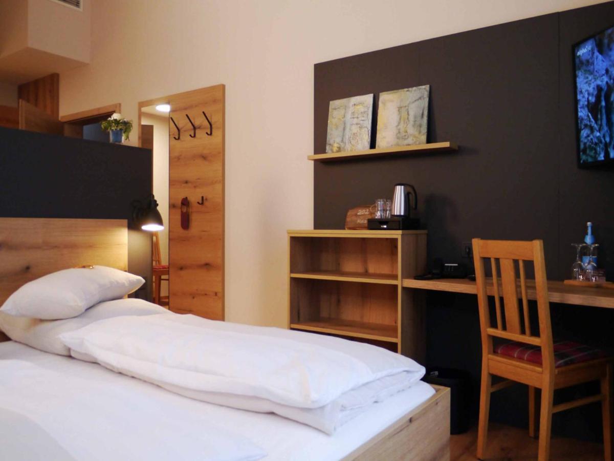 Da'Sporrer Hotel & Wirtshaus Нойнбург-форм-Вальд Екстер'єр фото