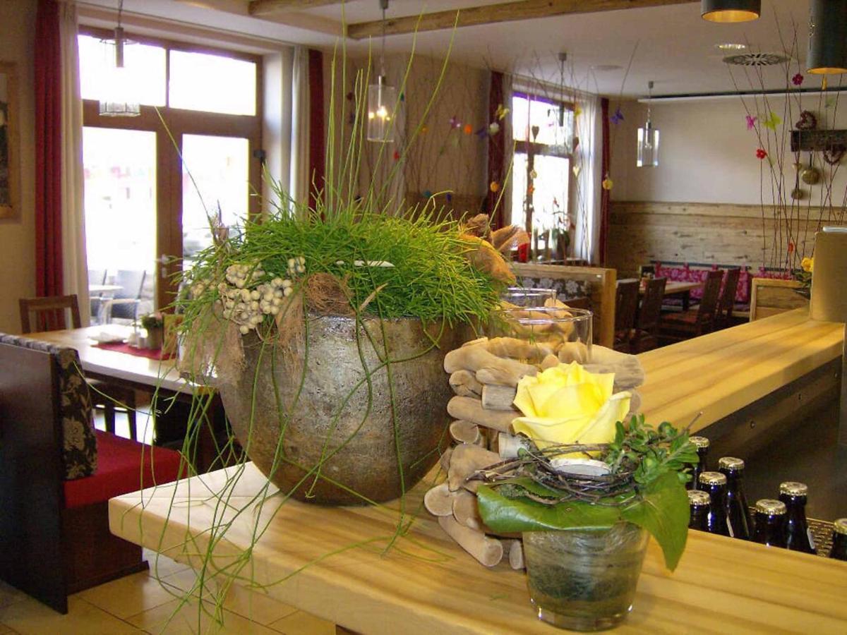 Da'Sporrer Hotel & Wirtshaus Нойнбург-форм-Вальд Екстер'єр фото