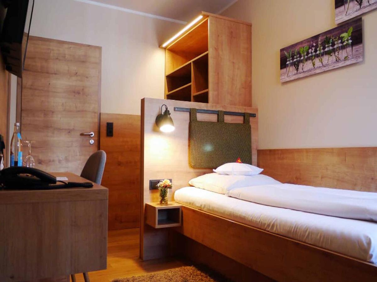 Da'Sporrer Hotel & Wirtshaus Нойнбург-форм-Вальд Екстер'єр фото