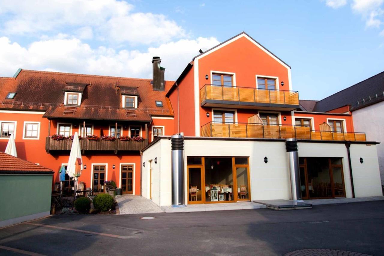 Da'Sporrer Hotel & Wirtshaus Нойнбург-форм-Вальд Екстер'єр фото